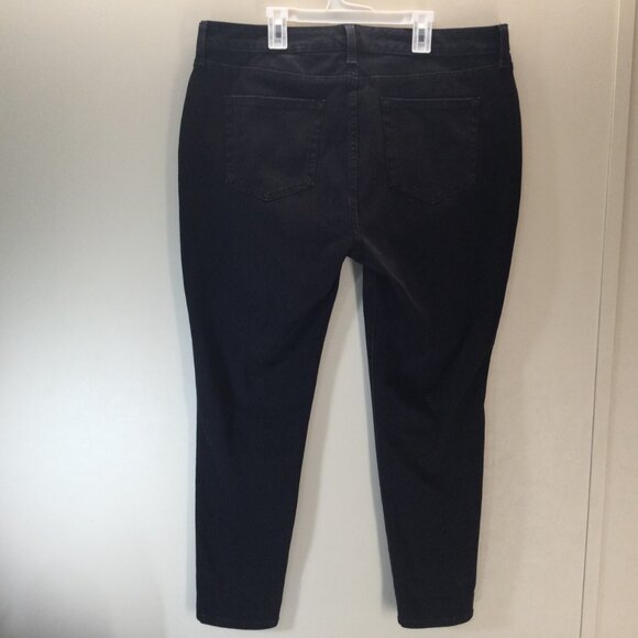 Time  & Tru High Rise Curvy Pants Sz 16 Womens Black Denim Jeans Tapered - Picture 4 of 9